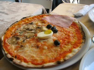 Did someone order pizza with NO topping?